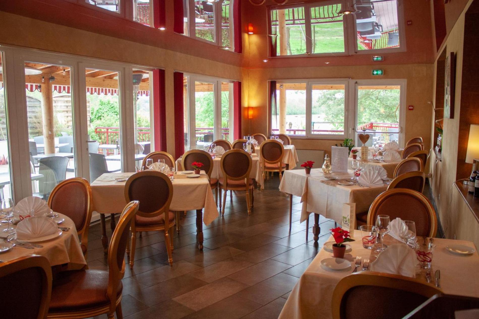 Relais Vosgien - Hôtel Restaurant la Table de Sophia Saint-Pierremont  Extérieur photo